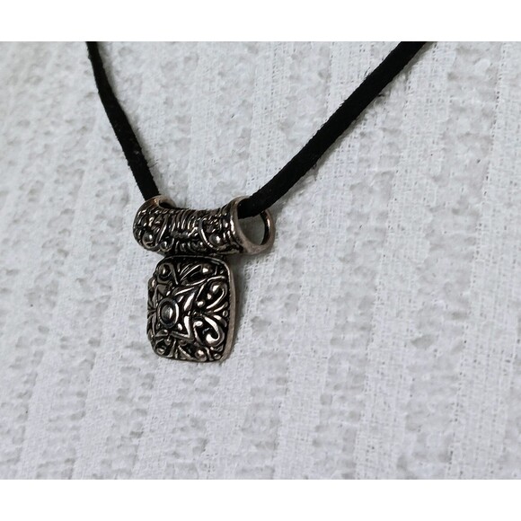 Premier Designs Black Suede Cord Etched Silver Tone Pendant Necklace 18-19.5 in - Picture 3 of 8